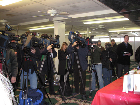 The Media At The Book Announcement.  At The Same Time The News Was Breaking About Eliot Spitzer's Smearing By The Bush White House.  Most Of The Media People Present Chose To Stay
